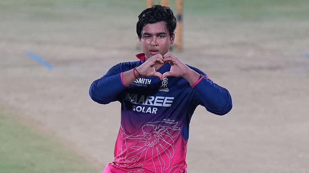 ‘ഫോട്ടോ ഒന്നിന് 100 രൂപ വച്ച് തരണം’; കുഞ്ഞ് ആരാധകരെ ‘വട്ട്’ പിടിപ്പിച്ച് വൈഭവ്