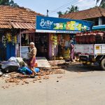 പെരിക്കല്ലൂർ (33) ടൗണിൽ ഭാരത് ഗ്യാസ് വണ്ടി കൂൾബാറിലേക്ക് ഇടിച്ചു കയറി