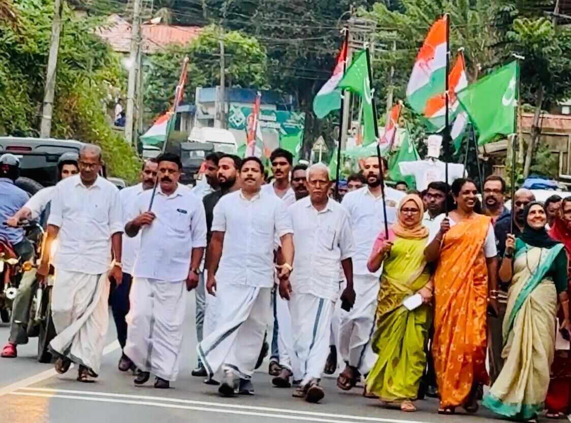യു.ഡി.എഫ് വെള്ളമുണ്ടയിൽ പ്രകടനം നടത്തി