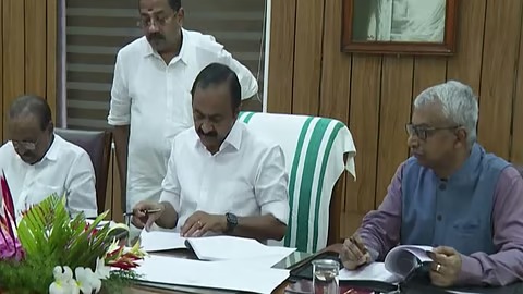 കെഎസ്ആർടിസി സൗജന്യയാത്ര എങ്ങനെ നടപ്പാക്കും?, കലക്ടർമാരുടെ സ്ഥലംമാറ്റവും മന്ത്രിസഭായോ​ഗത്തിൽ