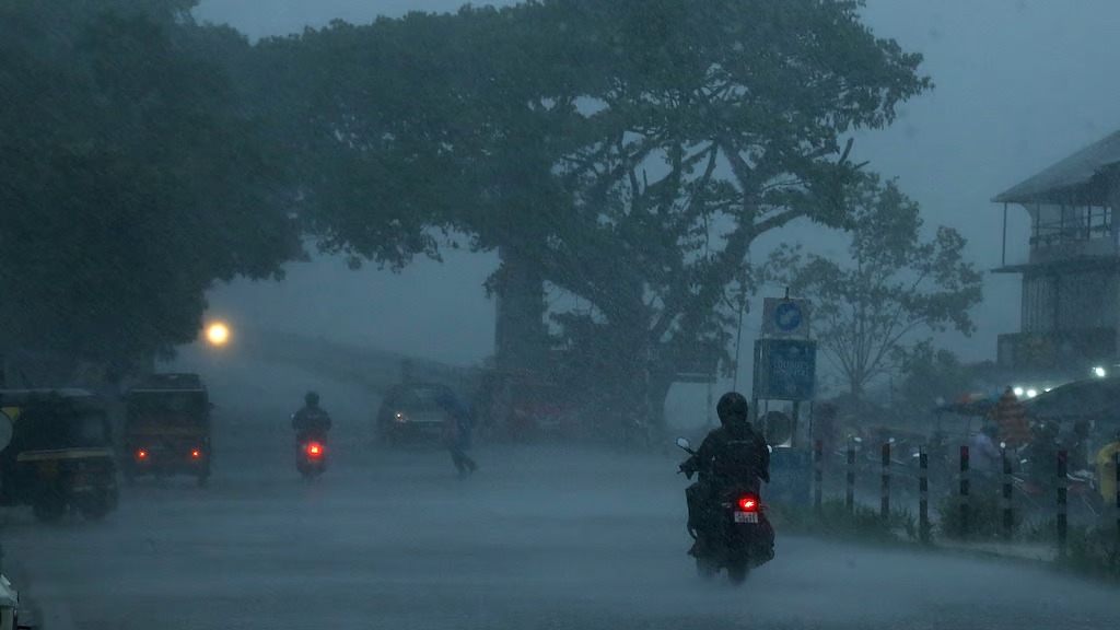 ശക്തമായ മഴ; ഇന്ന് ഒമ്പത് ജില്ലകളില്‍ യെല്ലോ അലര്‍ട്ട്