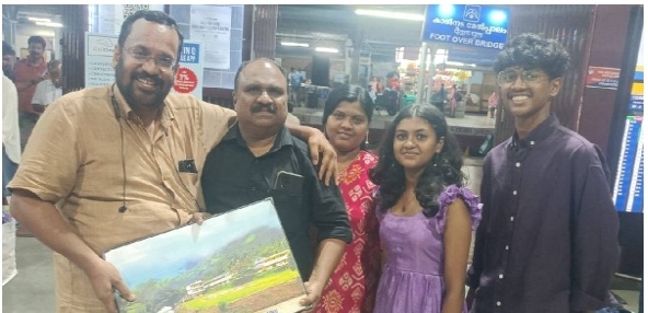 വെള്ളാര്‍മലയിലെ ഉണ്ണിമാഷ് വന്നു, സമ്മാനം തന്നു, കെട്ടിപ്പിടിച്ച് കരഞ്ഞു’; വൈകാരിക കുറിപ്പുമായി കെ രാജന്‍.
