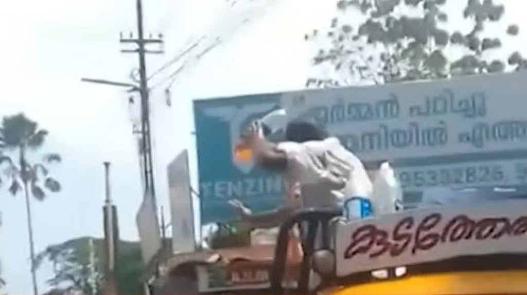 വിഡി സതീശനെ മുഖ്യമന്ത്രിയാക്കണം; ദേഹത്ത് പെട്രോള്‍ ഒഴിച്ച് കോണ്‍ഗ്രസ് പ്രവര്‍ത്തകന്റെ ആത്മഹത്യാശ്രമം
