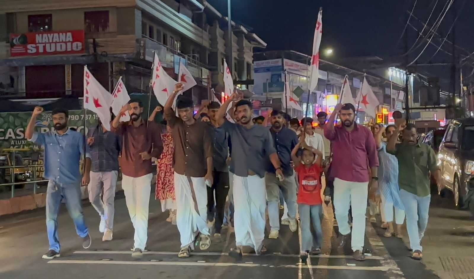 ഇന്ധന വില വർധന :ഡിവൈഎഫ്ഐ പ്രതിഷേധിച്ചു