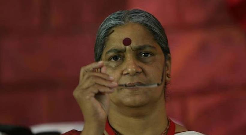 CJP പ്രതിഷേധത്തിനിടെ ആനി രാജയ്ക്ക് നേരെ കയ്യേറ്റശ്രമം; ആക്രമണം പൊലീസ് ഒത്താശയോടെയെന്ന് ആരോപണം