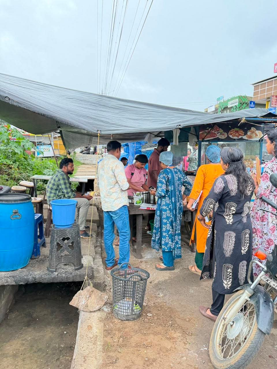 വയനാട് ജില്ലയിൽ എട്ട് തട്ട് കടകൾ പൂട്ടിച്ചു