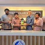 ജില്ലാ ഇന്‍ഫര്‍മേഷന്‍ ഓഫീസര്‍ക്ക് യാത്രയയപ്പ് നല്‍കി