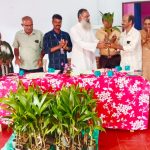 ശ്രേയസ് തൈകൾ വിതരണം ചെയ്തു