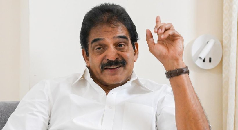 പണ്ട് യൂത്ത് കോൺഗ്രസ്സ് ജില്ലാ പ്രസിഡന്റിനെ വളഞ്ഞിട്ട് അടിച്ചു; ആ പൊലീസുകാരനെ ആഭ്യന്തരമന്ത്രി മറന്നിട്ടില്ല എന്ന് കരുതുന്നു, അടിച്ച ഒരാളെയും മറക്കില്ലെന്ന് കെ സി വേണുഗോപാൽ