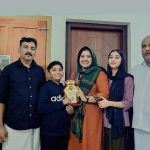 പൊതുഇടം ശുചീകരിച്ച ഏഴാം ക്ലാസുകാരൻ ഫവാസിന് അനുമോദനം;നാടിന് മാതൃകയെന്ന് സൽമാ മോയി