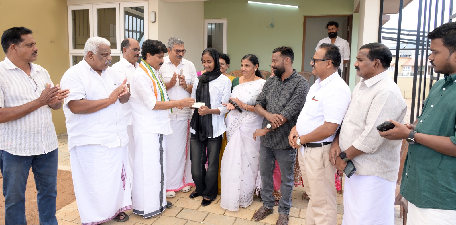 വിദ്യാഭ്യാസ സഹായം വിതരണം ചെയ്തു