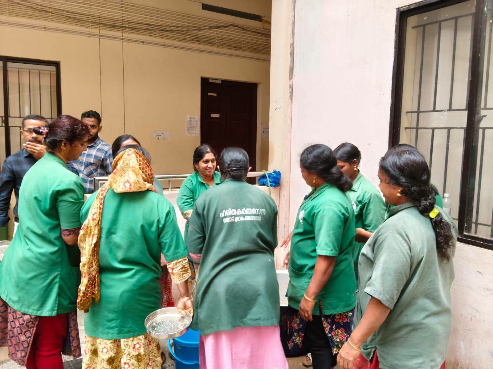 മേപ്പാടി ഉരുൾപൊട്ടൽ ദുരിതാശ്വാസ ക്യാമ്പിൽ കുടുംബശ്രീ കരുതൽ