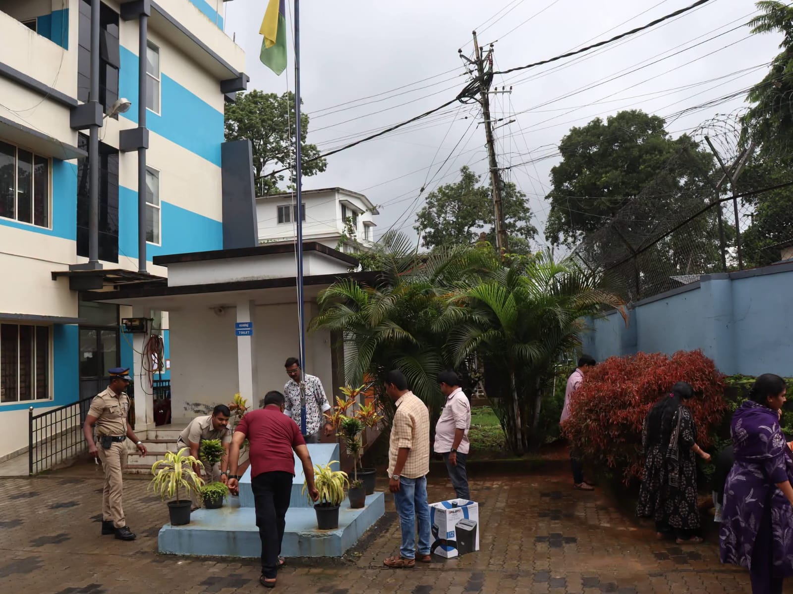 പോലീസ് സ്റ്റേഷനുകളും ഓഫീസുകളും ശുചീകരിച്ചു