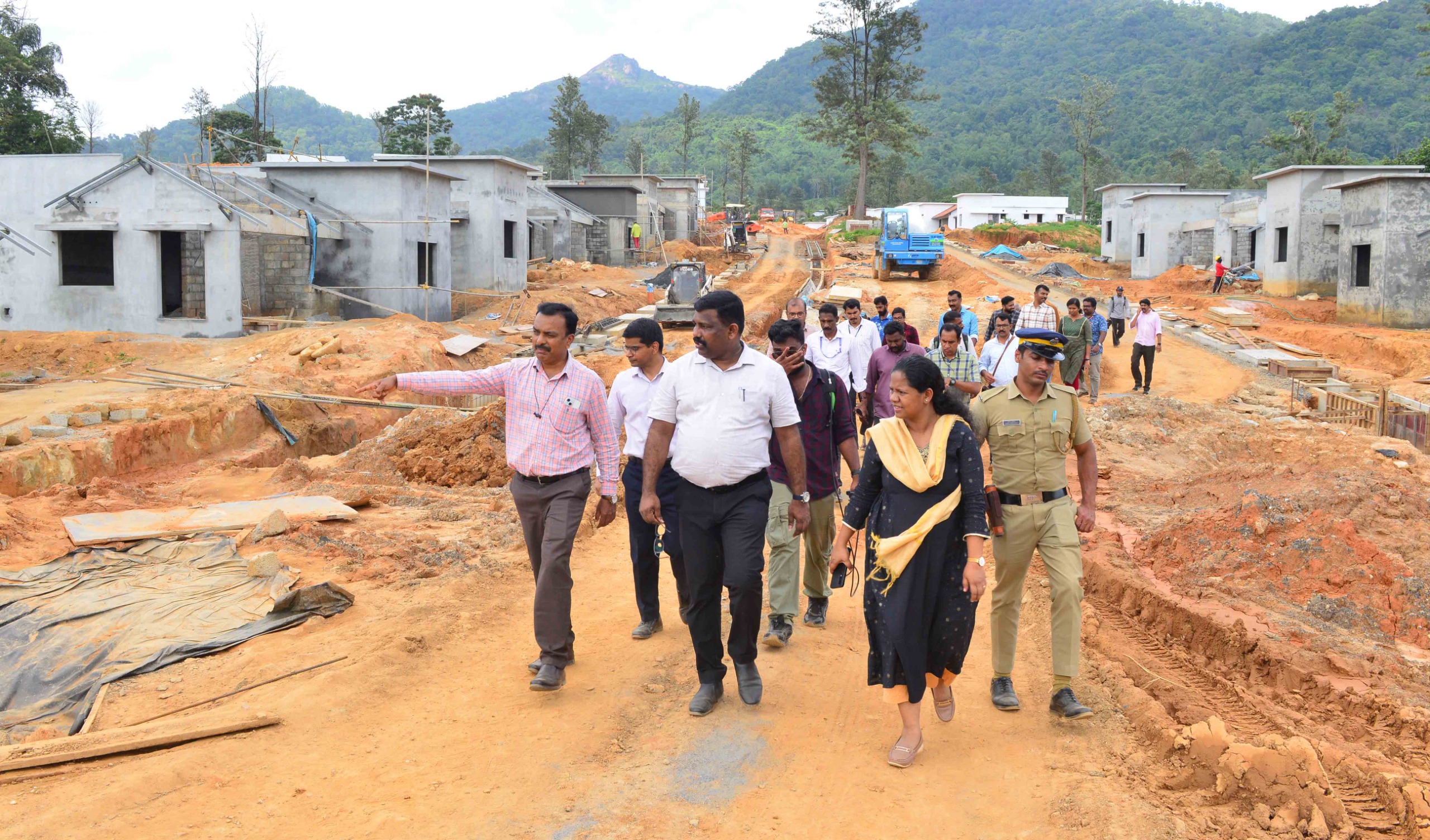 റവന്യൂ സെക്രട്ടറി ടൗൺഷിപ്പ് സന്ദർശിച്ചു