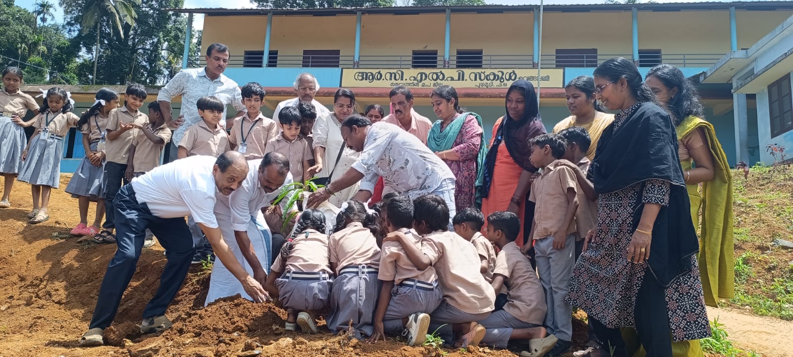 ഒയിസ്ക ചൈല്‍ഡ് ഫോറസ്റ്റ് പ്രോഗ്രാം ഉദ്ഘാടനം ചെയ്തു