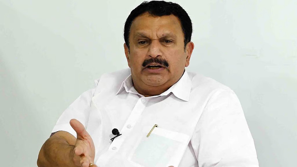 ‘ആഹാരത്തിന് രാഷ്ട്രീയമോ മതമോ ഇല്ല, സ്ഥലം കയ്യേറിയതാണ് എതിര്‍ത്തത്’; പൊതിച്ചോര്‍ വിവാദത്തില്‍ മലക്കം മറിഞ്ഞ് മന്ത്രി കെ മുരളീധരന്‍