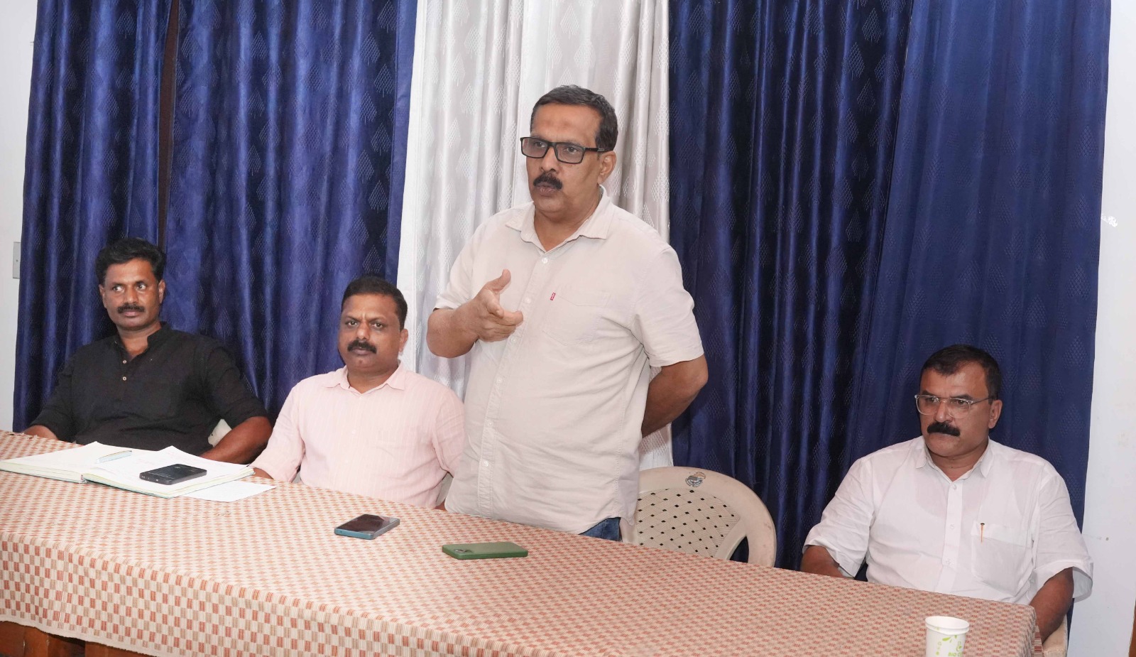 പുതിയ ഭൂമിക്ക് വേണ്ടിയുള്ള നെട്ടോട്ടം പരിഹാസ്യമുളവാക്കുന്നു ” മടക്കിമല മെഡിക്കൽ കോളേജ് ആക്ഷൻ കൗൺസിൽ
