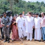 എം.പി പ്രിയങ്കഗാന്ധി കള്ളാടി മണ്ണിടിച്ചില്‍ മേഖല സന്ദര്‍ശിച്ചു