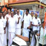 കോണ്‍ഗ്രസ് പ്രവര്‍ത്തകര്‍ ആഹ്ലാദ പ്രകടനം നടത്തി