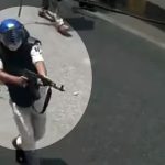 വിദ്യാര്‍ഥികളെ എകെ-47 ഉപയോഗിച്ച് വെടിവെച്ചു, വിഡിയോ പുറത്ത്; പൊലീസുകാരന് സസ്‌പെന്‍ഷന്‍
