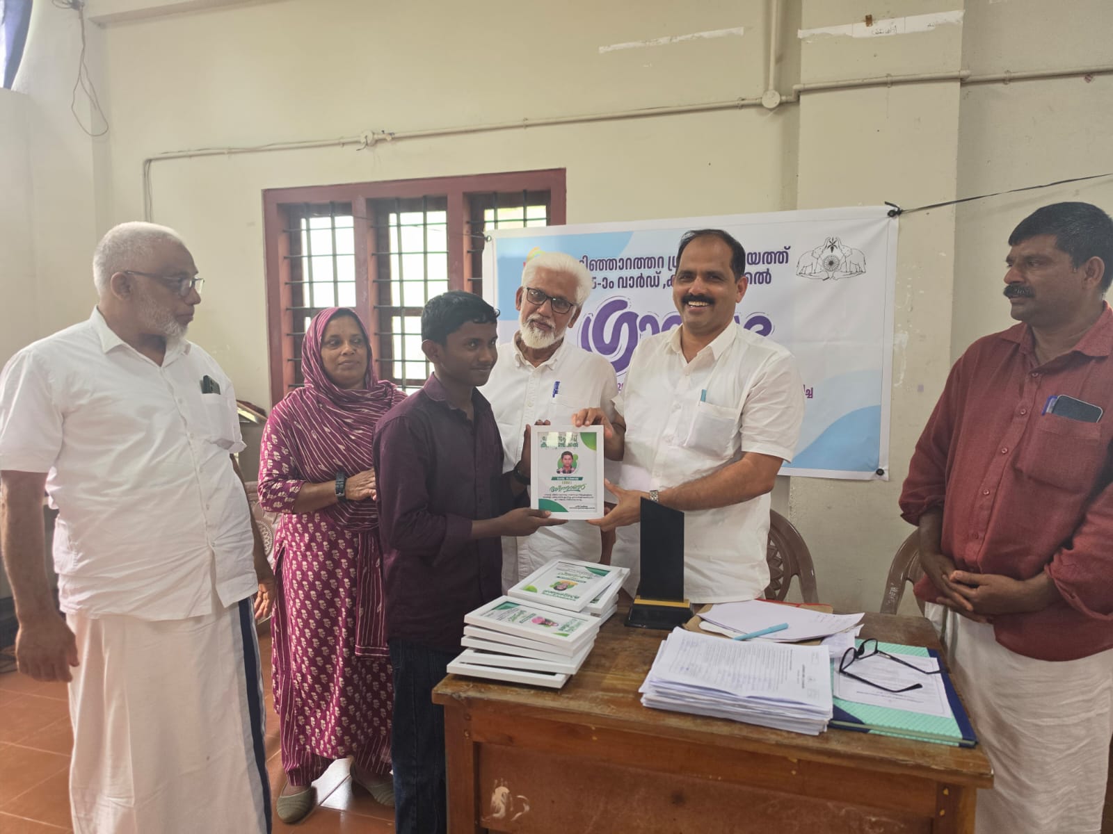 എസ്എസ്എൽസി, പ്ലസ് ടു വിജയികളെ ഗ്രാമസഭയിൽ ആദരിച്ചു