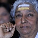 എസ് ജാനകിക്ക് വിട നല്‍കാന്‍ സംഗീതലോകം; സംസ്‌കാരം ഔദ്യോഗിക ബഹുമതികളോടെ കനിയനഹുണ്ഡി ഫാം ഹൗസില്‍