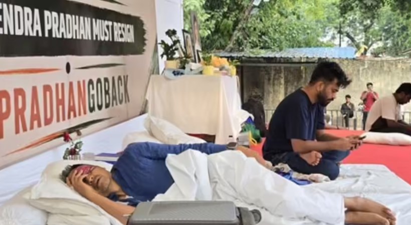 ശരീരഭാരം ആറ് കിലോയോളം കുറഞ്ഞു; രക്തത്തിലെ പഞ്ചസാരയുടെ അളവിലും കുറവ്; സോനം വാങ്ചുകിന്റെ നിരാഹാരസമരം 8ാം ദിവസം