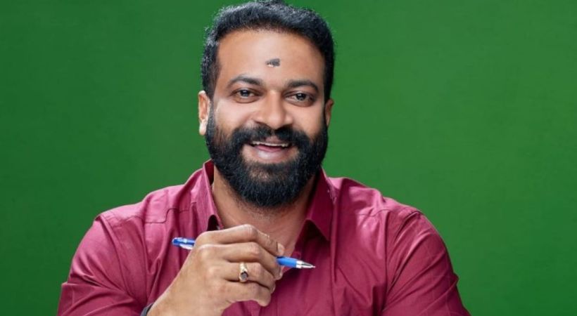 ആര്‍ സുഗതന് അനുകൂലമായ കത്തില്‍ നടപടി; കത്ത് തയാറാക്കിയ തദ്ദേശവകുപ്പ് അണ്ടര്‍ സെക്രട്ടറി ഡോ.ചിത്ര അരുണിമയ്ക്ക് സസ്‌പെന്‍ഷന്‍