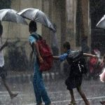 പെരുമഴ: സംസ്ഥാനത്ത് 12 ജില്ലകളില്‍ വിദ്യാഭ്യാസ സ്ഥാപനങ്ങള്‍ക്ക് ഇന്ന് അവധി