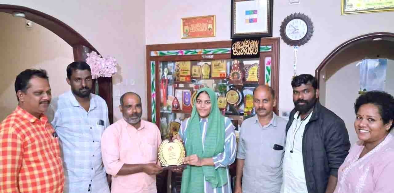 റിഷാന ഷെറിനെ അനുമോദിച്ചു