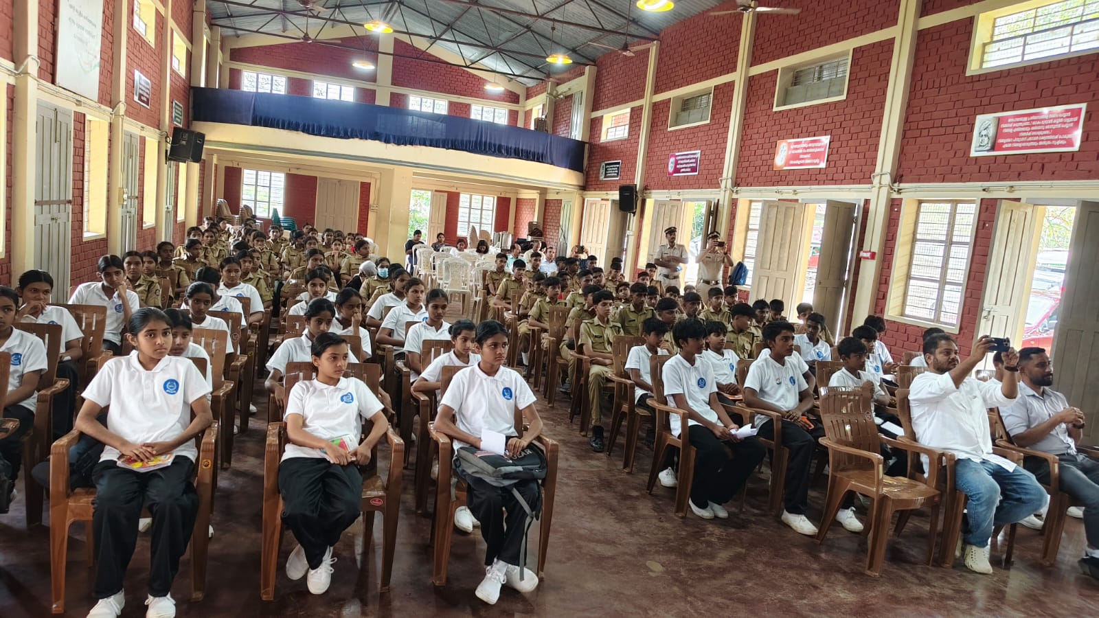 ഓപ്പറേഷൻ തൂഫാൻ ; എസ് പി സി കേഡറ്റുകൾക്ക് പരിശീലനം നൽകി