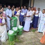 വേസ്റ്റ് ബിന്നുകൾ വിതരണം ചെയ്തു