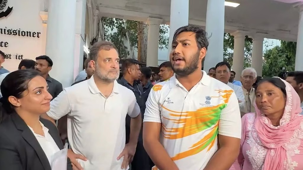 രാഹുല്‍ ഗാന്ധിയുടെ ആറ് മണിക്കൂര്‍ നീണ്ട കുത്തിയിരിപ്പ് സമരം; പെല്ലറ്റ് ആക്രമണത്തില്‍ ഡല്‍ഹി പൊലീസ് ഇന്ന് മൊഴിയെടുക്കും