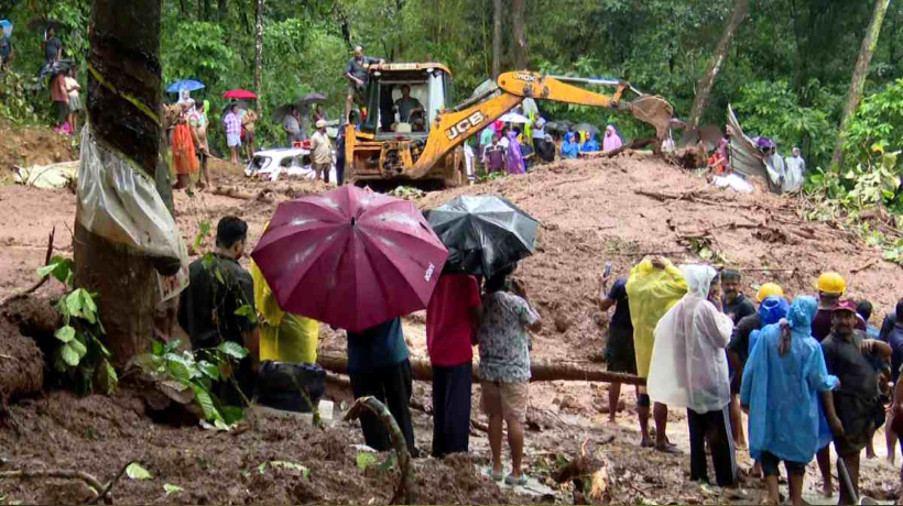 ദുരിതപ്പെയ്ത്ത്; സംസ്ഥാനത്ത് 4 മരണം, പൂഞ്ഞാറിൽ ജീവൻ നഷ്ടമായത് 26കാരന്; മണ്ണിനടിയിൽപ്പെട്ട അമ്മയ്ക്കും ദാരുണാന്ത്യം