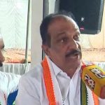 ‘ഇരുട്ടിന്റെ മറവില്‍ പാലക്കാട് റെയില്‍വേ ഡിവിഷന്‍ വിഭജിച്ചു, റെയില്‍വേ വികസനത്തില്‍ കേരളത്തെ കേന്ദ്രം അവഗണിച്ചു’; പ്രതിഷേധവുമായി യുഡിഎഫ്
