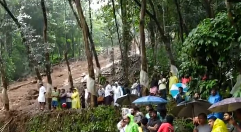 കലിതുള്ളി കാലവര്‍ഷം; ഉരുള്‍പൊട്ടലില്‍ രണ്ട് മരണം; മധ്യകേരളത്തില്‍ നിരവധി വീടുകള്‍ക്ക് നാശനഷ്ടങ്ങള്‍