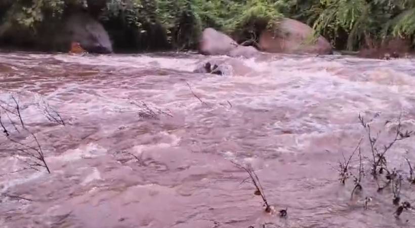 മലപ്പുറം പൂക്കോട്ടുംപാടം മലവെള്ളപ്പാച്ചിൽ: മൂന്ന് പേരുടെ മൃതദേഹം കണ്ടെത്തി, മരണം അഞ്ചായി