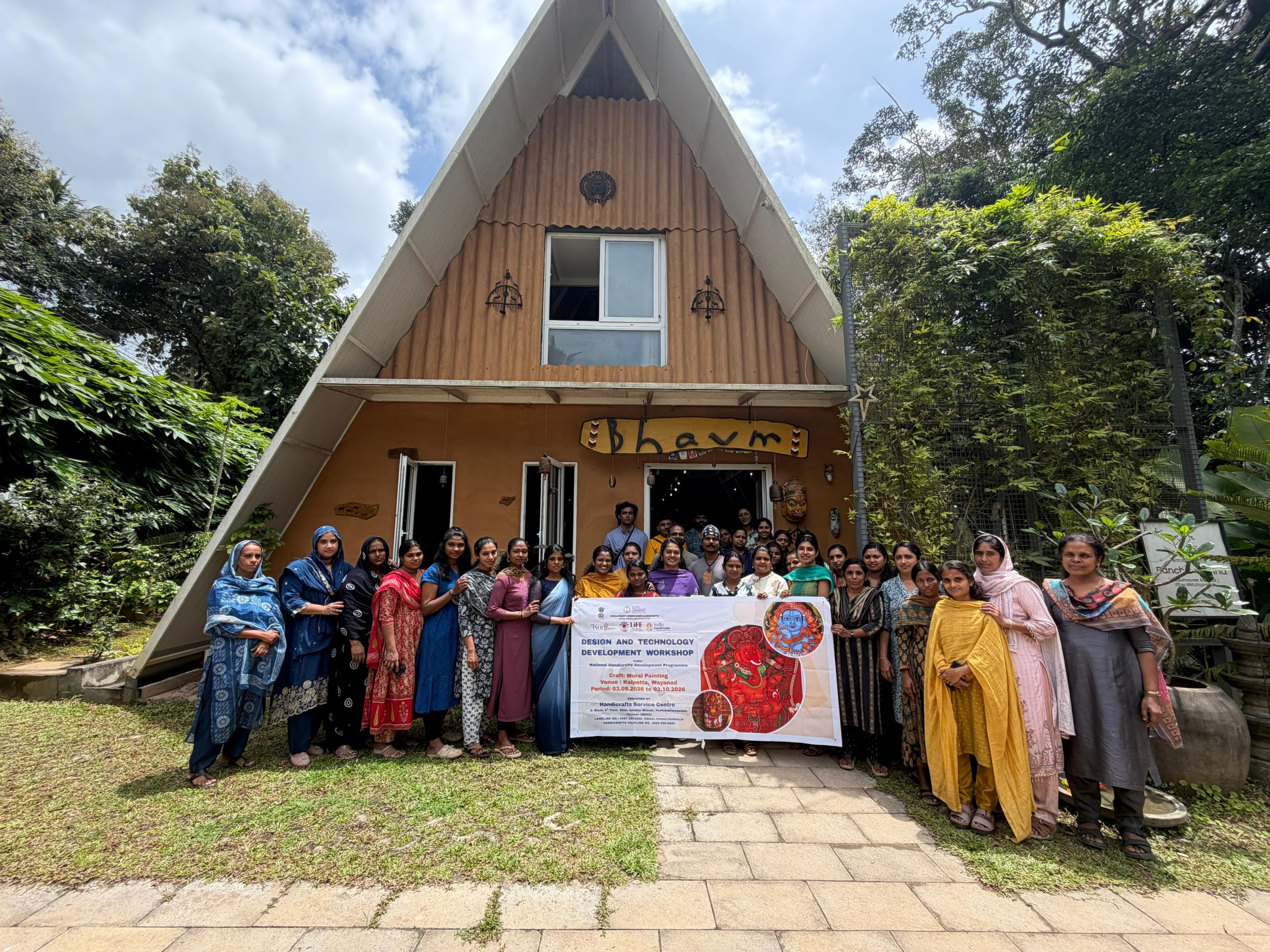 തൃക്കൈപ്പറ്റയിൽ ചുമർചിത്രകലയിൽ പരിശീലനത്തിന് തുടക്കമായി