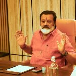 നിങ്ങള്‍ ആരാ..?, റെയ്ഡ് വീട്ടുമുറ്റത്ത് നടത്തണോ?; സതീശനെ പുകഴ്ത്തി സുരേഷ് ഗോപി