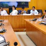 വയനാട്ടിൽ ആരോഗ്യ രംഗത്തെ പ്രവർത്തനങ്ങൾ അവലോകനം ചെയ്ത് എം.പി പ്രിയങ്ക ഗാന്ധി