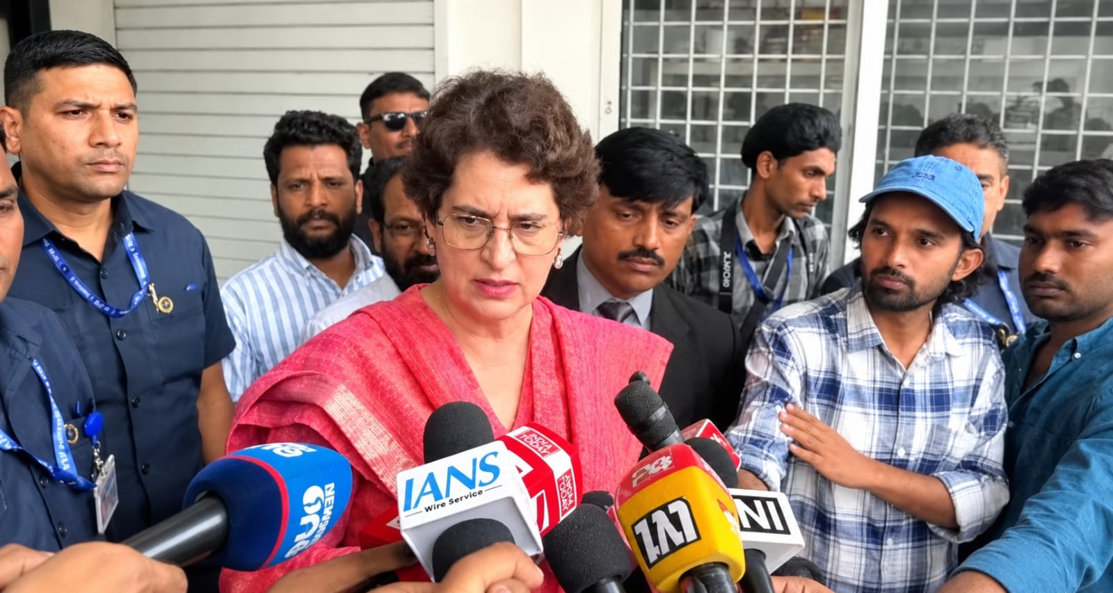 ജനങ്ങളുടെ ആവാസകേന്ദ്രങ്ങളും ജീവനോപാധികളും സംരക്ഷിക്കും: പ്രിയങ്ക ഗാന്ധി എം.പി