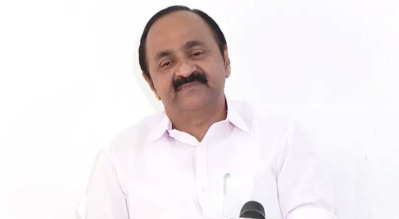 കെ സി വേണുഗോപാലുമായി ഭിന്നത ഇല്ല, തീരുമാനങ്ങളെല്ലാം പ്രധാന നേതാക്കളുമായി കൂടിയാലോചിച്ച്; അടൂർ പ്രകാശിന്റെ വിമർശനം തള്ളി മുഖ്യമന്ത്രി