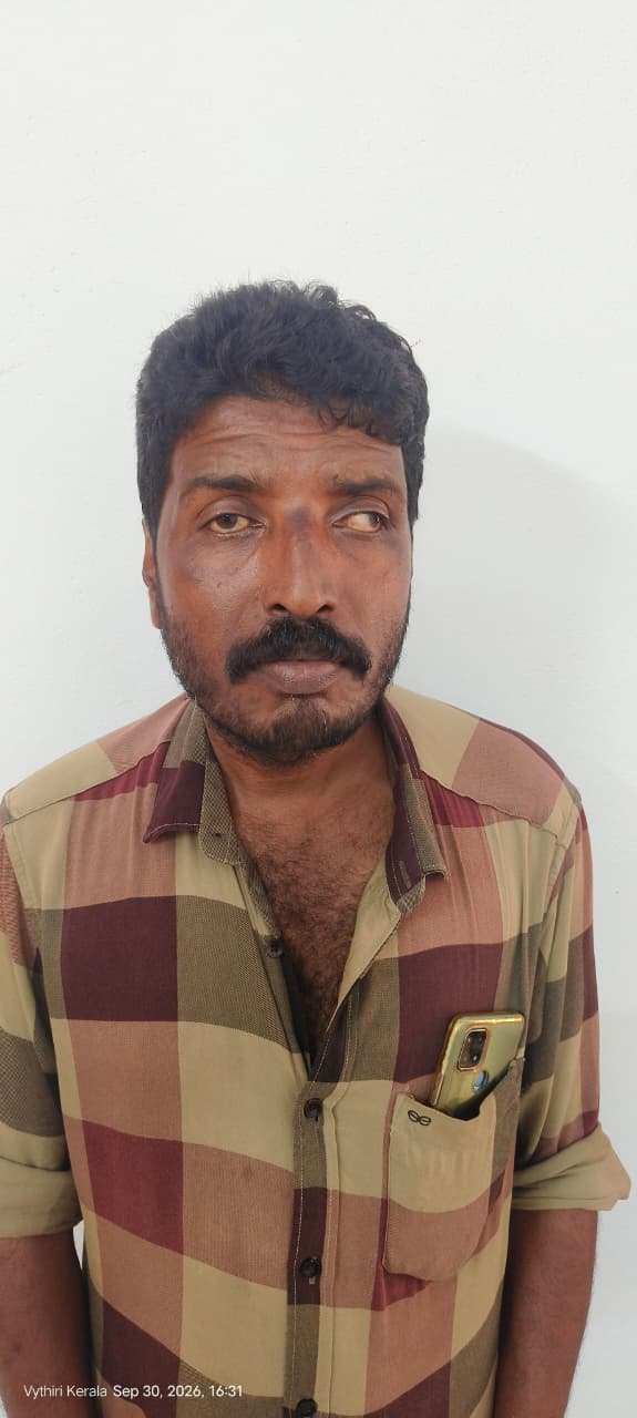 കാപ്പ ചുമത്തി നാടുകടത്തി