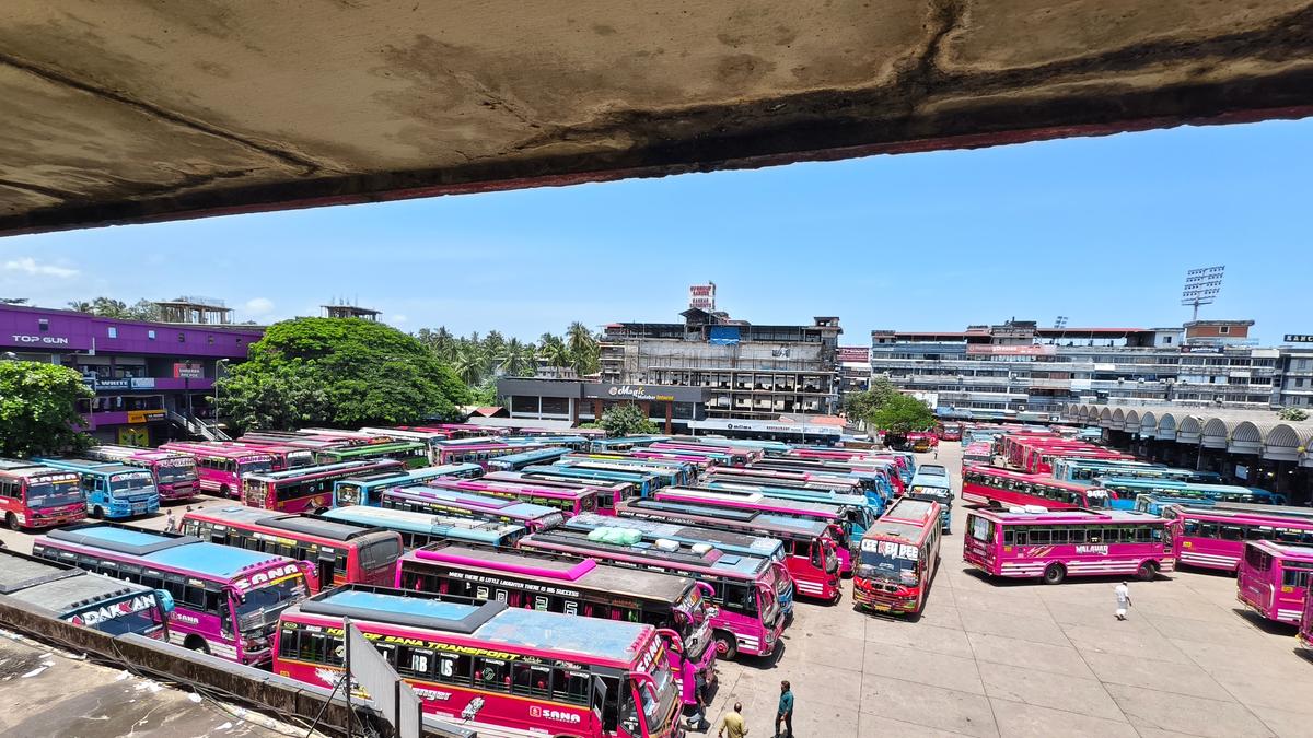 നവംബർ മൂന്നാംതീയതി മുതൽ സംസ്ഥാനത്ത് അനിശ്ചിതകാല സ്വകാര്യബസ് സമരം