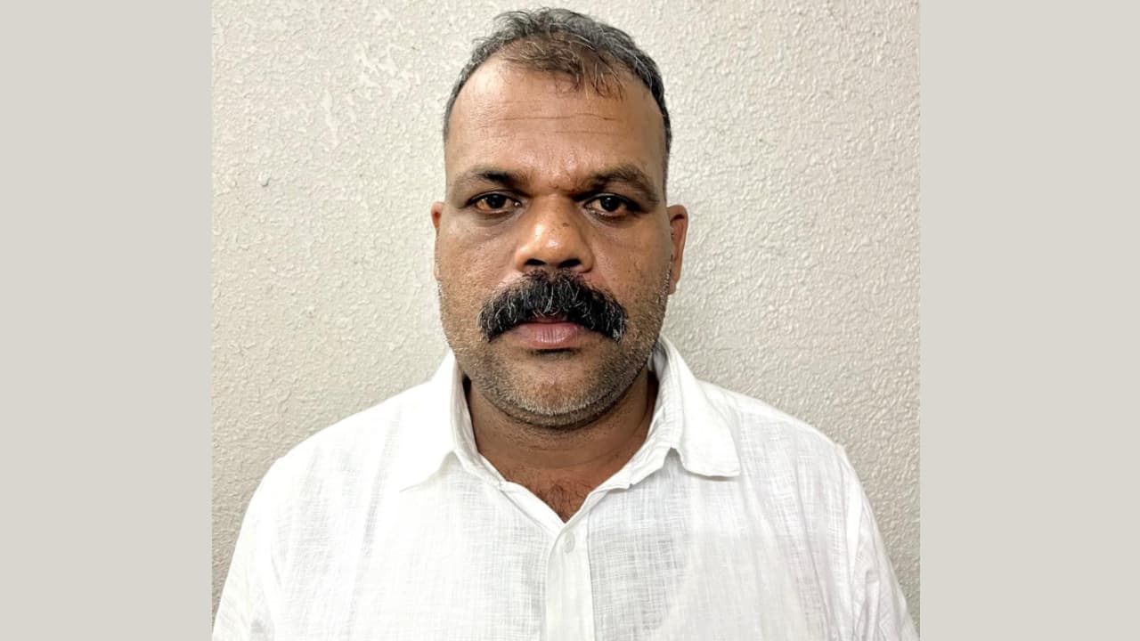 അൻവർ സാദത്ത് എംഎൽഎക്കെതിരെ സാമൂഹിക മാധ്യമത്തിലൂടെ ഭീഷണി മുഴക്കിയ ആൾ പിടിയിൽ